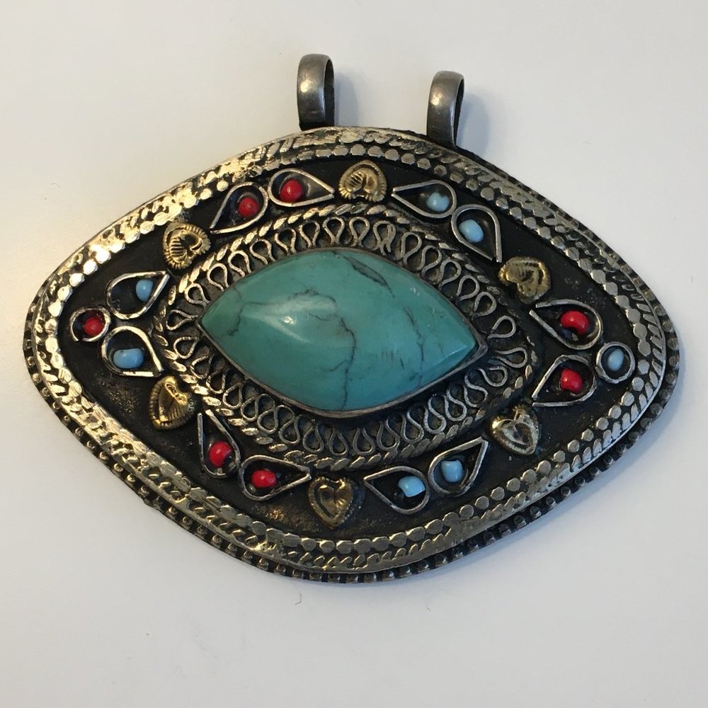 Green Coral Tribal Pendant in Alpaca Silver